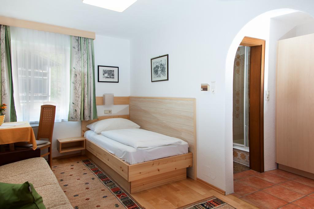 Gastehaus Frischhut Otel Nassereith Dış mekan fotoğraf